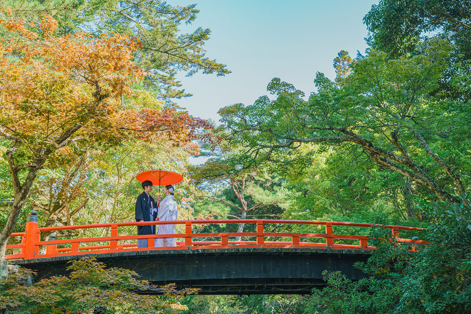 紅葉で白無垢の和装ロケーション