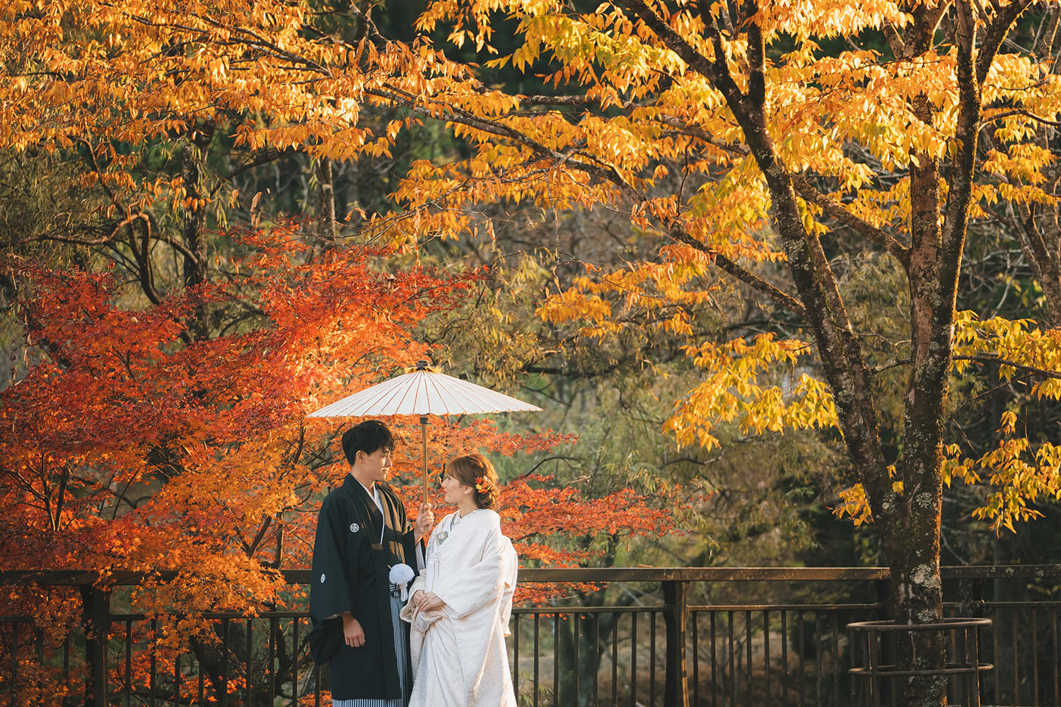 紅葉の白無垢で和装ロケーション