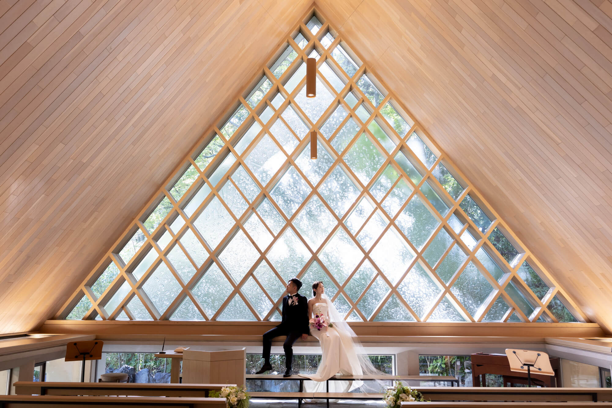 結婚式でのチャペルでの撮影