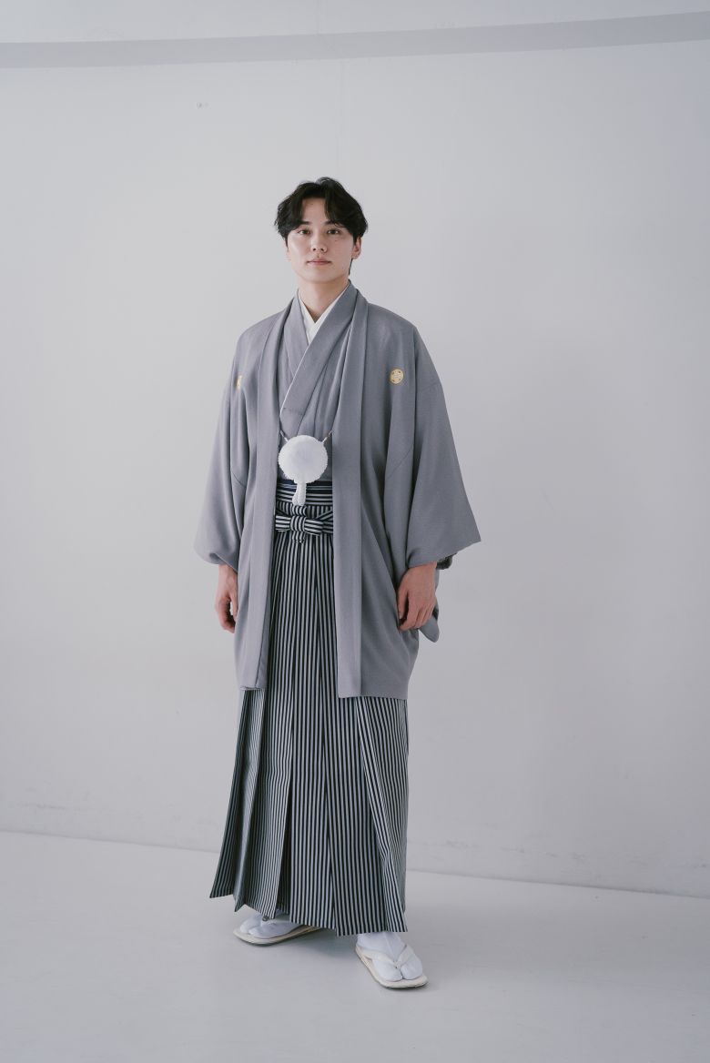 グレー紋服2