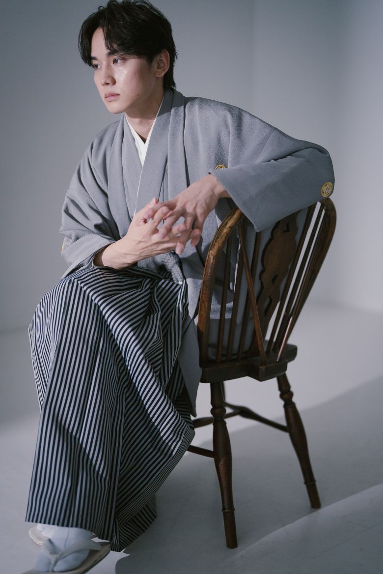 グレー紋服5