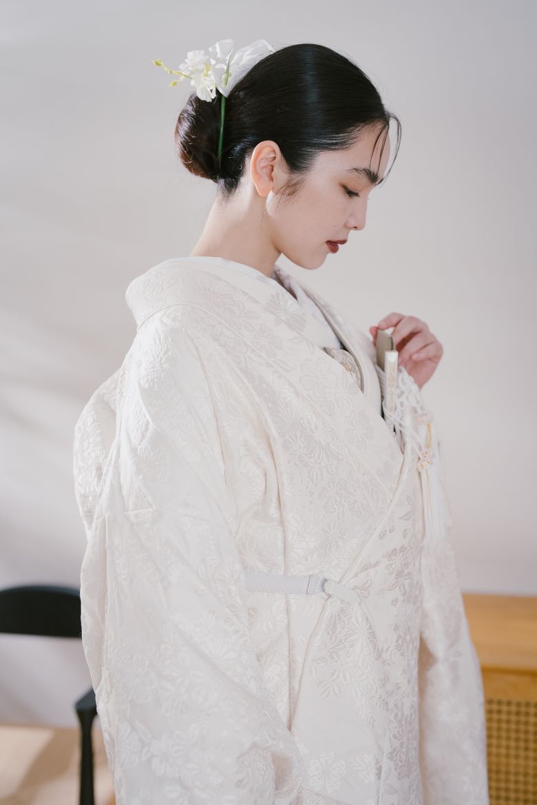 能衣裂取草花紋3